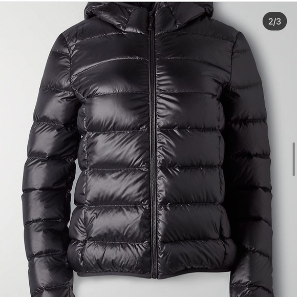 Black mini puffer aritzia - Picture 2 of 3